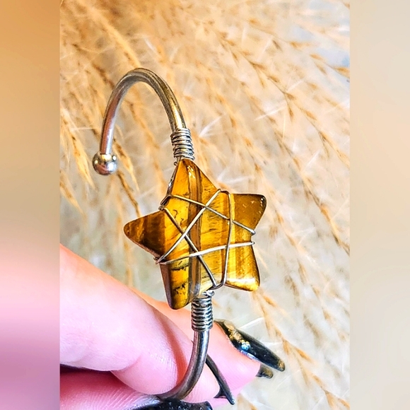 Hand Crafted Jewelry - Tigers Eye Bangle Bracelet. Crystal Jewlery